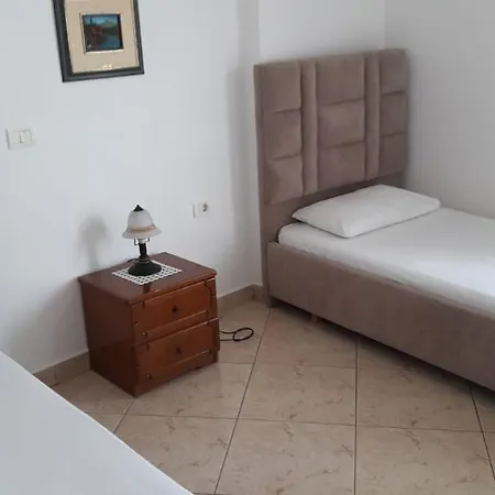 Ari's Saranda