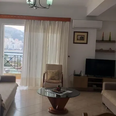 Apartament Ari's *
